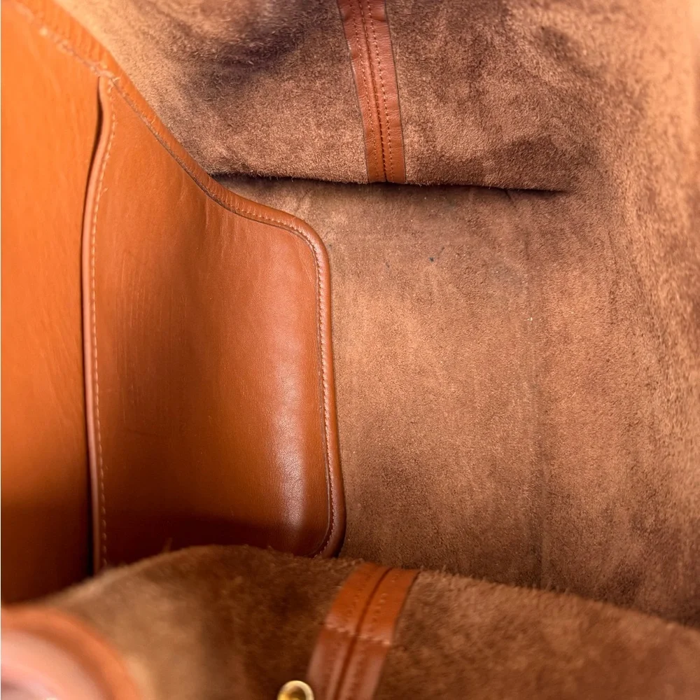 Vintage Coach Legacy Lula Bucket Bag in British Tan - Picture 8 of 16